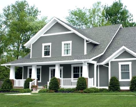 houses with gray roof paint